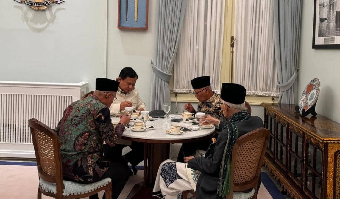 Momen Prabowo Buka Puasa Semeja dengan Muhammadiyah, PBNU, dan MUI