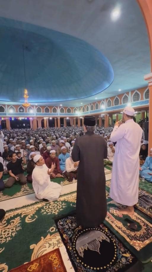 Atta Buka Puasa di Pesantren (instagram.com/attahalilintar)