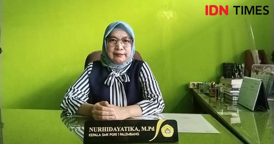 Kepala Sekolah SMK 1 PGRI Palembang, Nurhidayatika