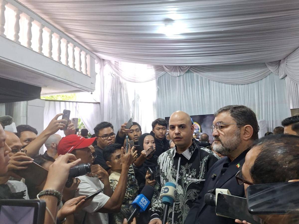 Kedutaan Iran di Jakarta gelar doa bersama dan penandatanganan petisi solidaritas atas eskalasi konflik Iran dengan Amerika Serikat dan Israel. (IDN Times/Lia Hutasoit)