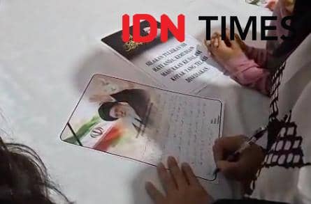 Kedutaan Iran di Jakarta gelar doa bersama dan penandatanganan petisi solidaritas atas eskalasi konflik Iran dengan Amerika Serikat dan Israel. (IDN Times/Lia Hutasoit)