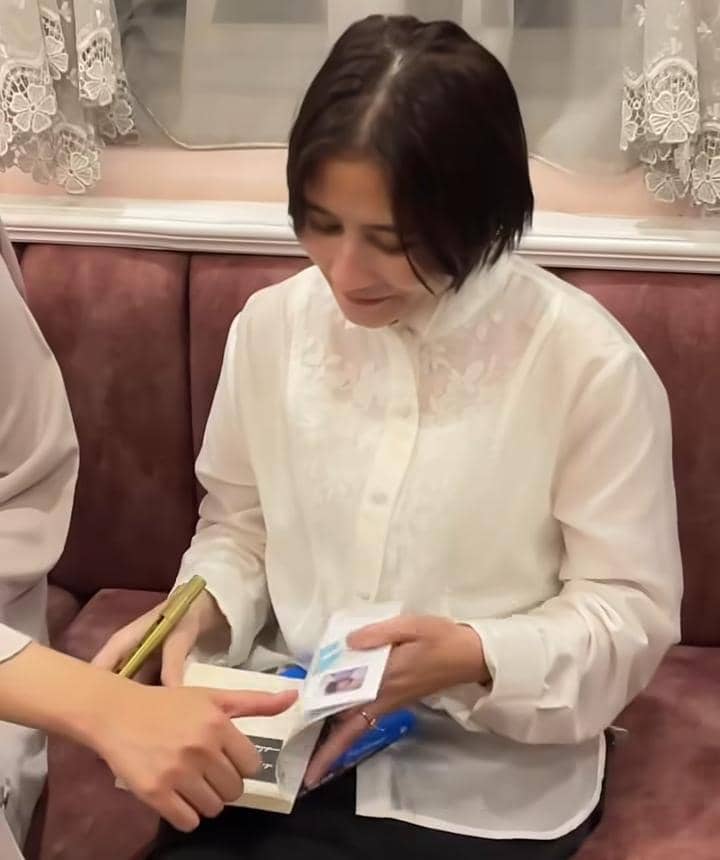 Prilly Latuconsina bukber bareng fans