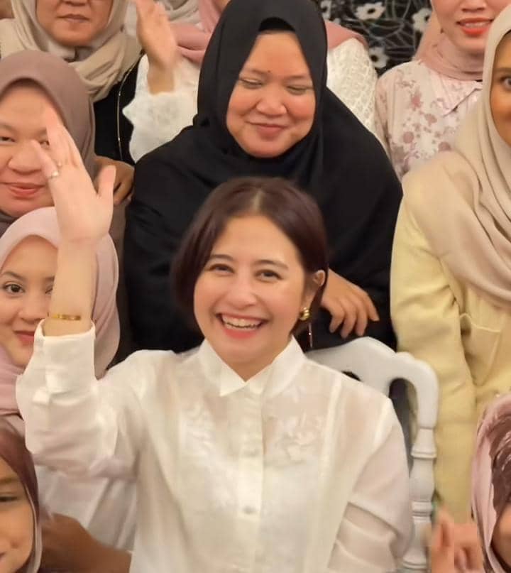 Prilly Latuconsina bukber bareng fans