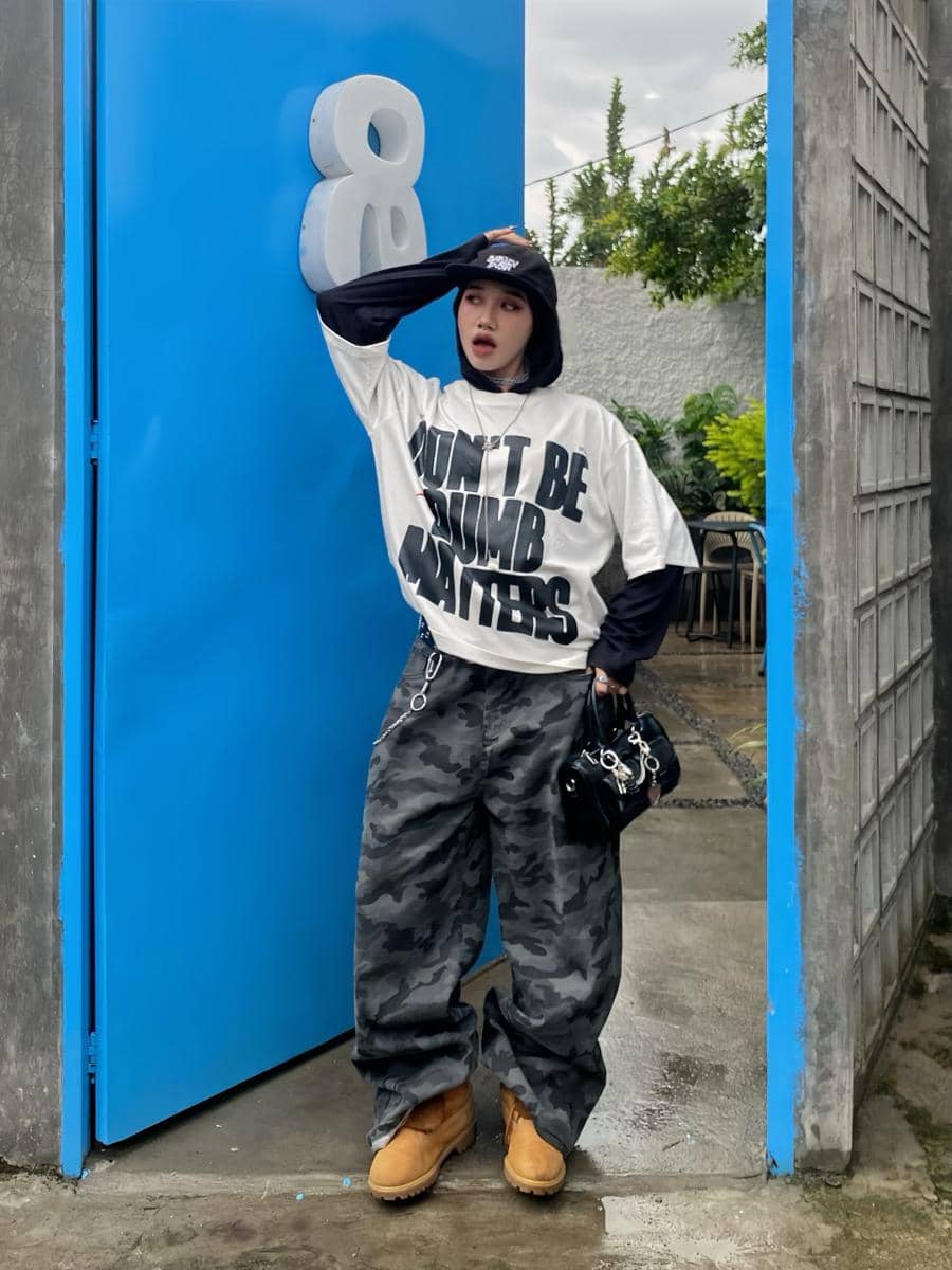 Styling baggy pants ala Putri Rianto