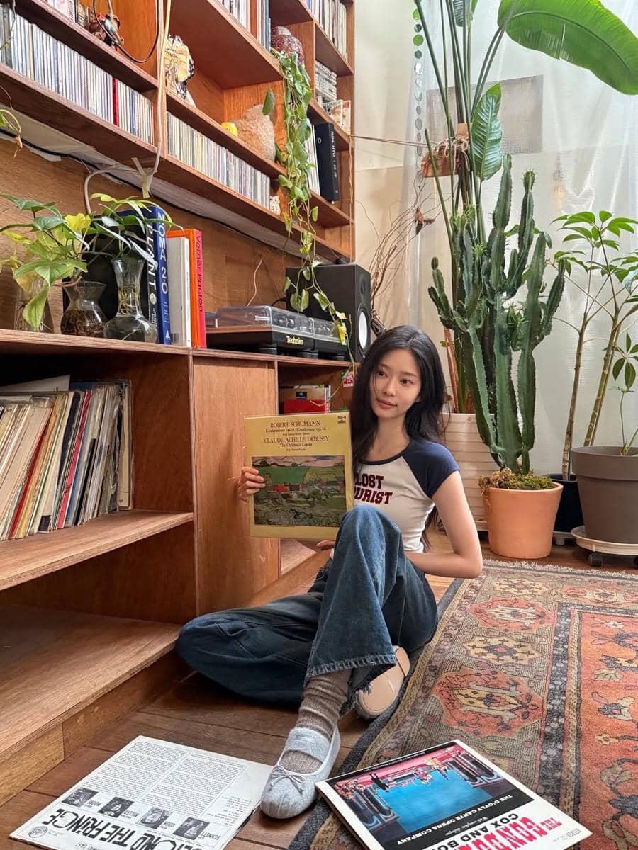 inspirasi outfit ala Kim Min Ju