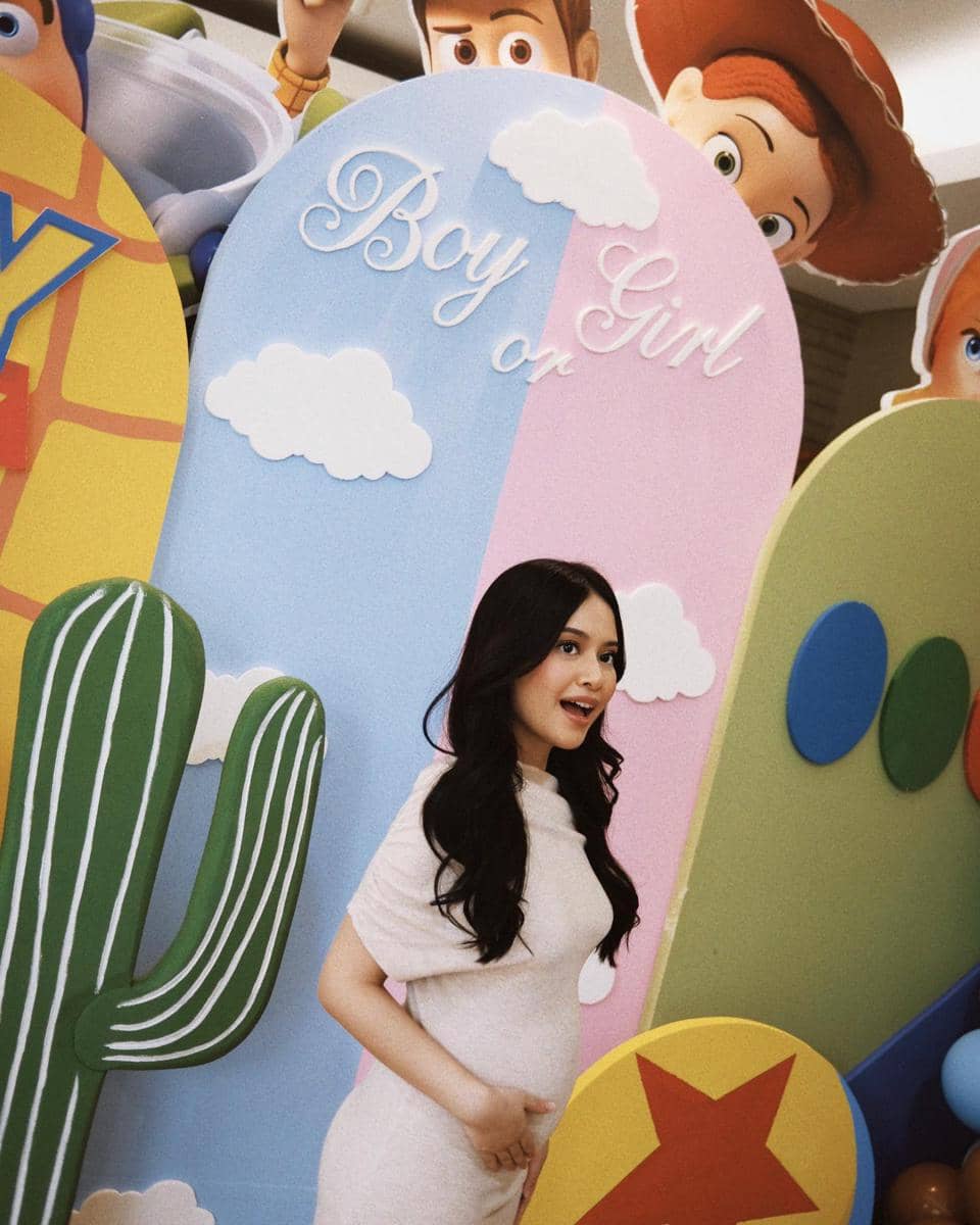 Gender Reveal Kehamilan Hanggini (instagram.com/hanggini)