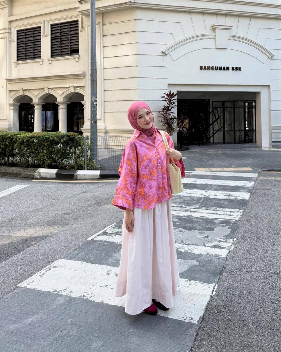 OOTD Hangout Pakai Rok ala Intan Ghazella
