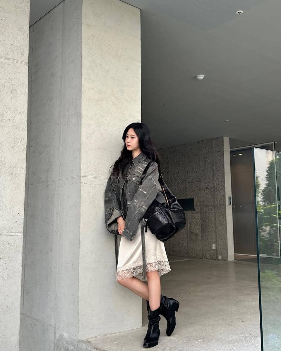 Outfit ala Kim Min Ju