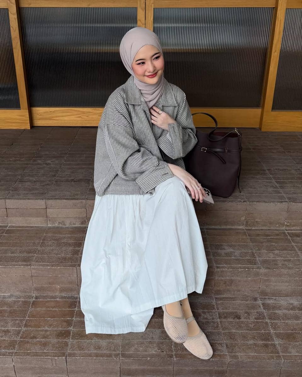 OOTD Hangout Pakai Rok ala Intan Ghazella