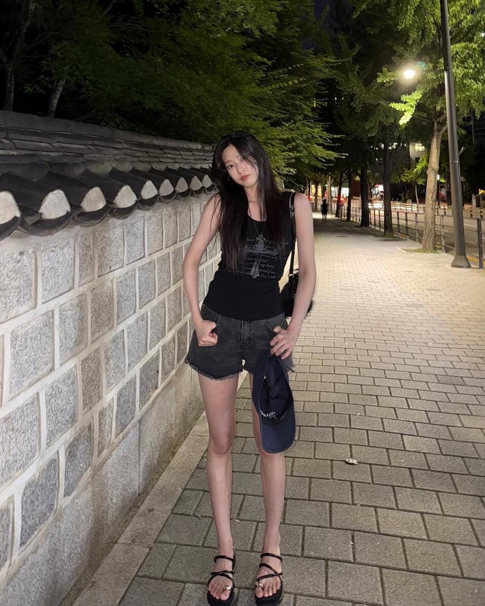 inspirasi gaya ala Kim Min Ju