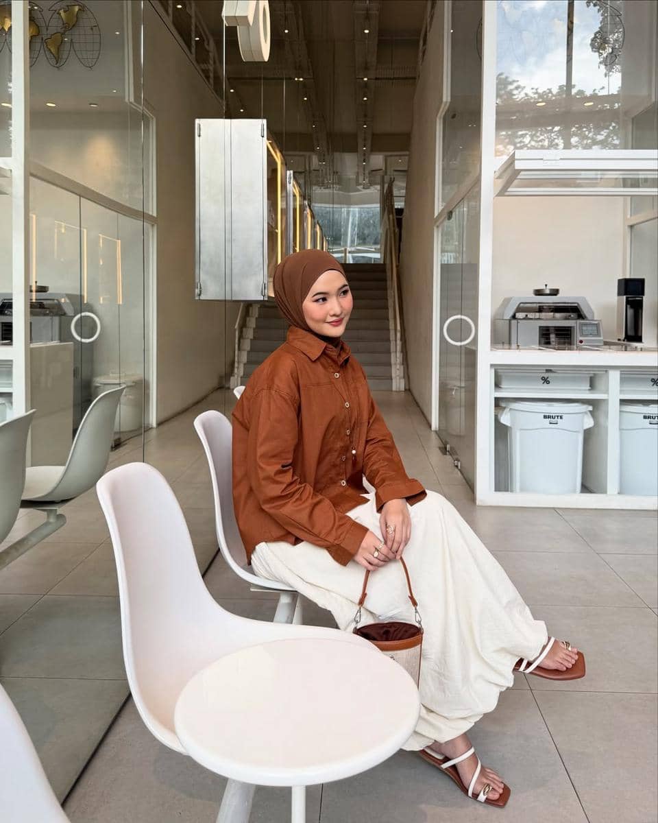 OOTD Hangout Pakai Rok ala Intan Ghazella