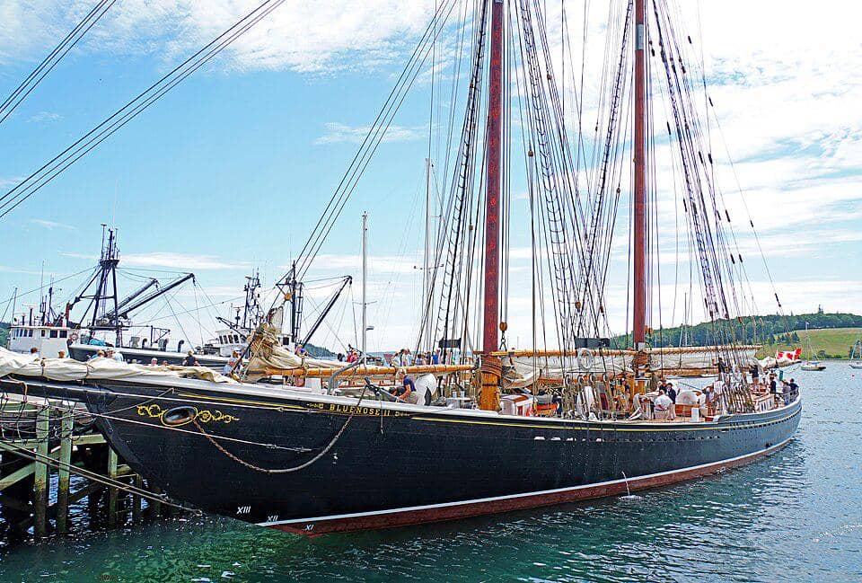 Bluenose II adalah Replika dari Kapal Penangkap Ikan Bluenose
