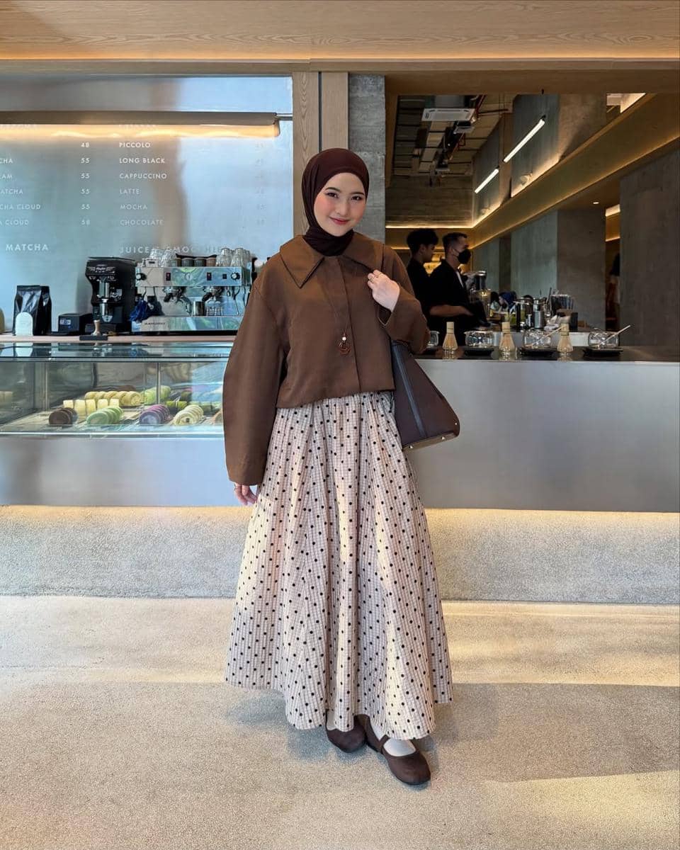 OOTD Hangout Pakai Rok ala Intan Ghazella