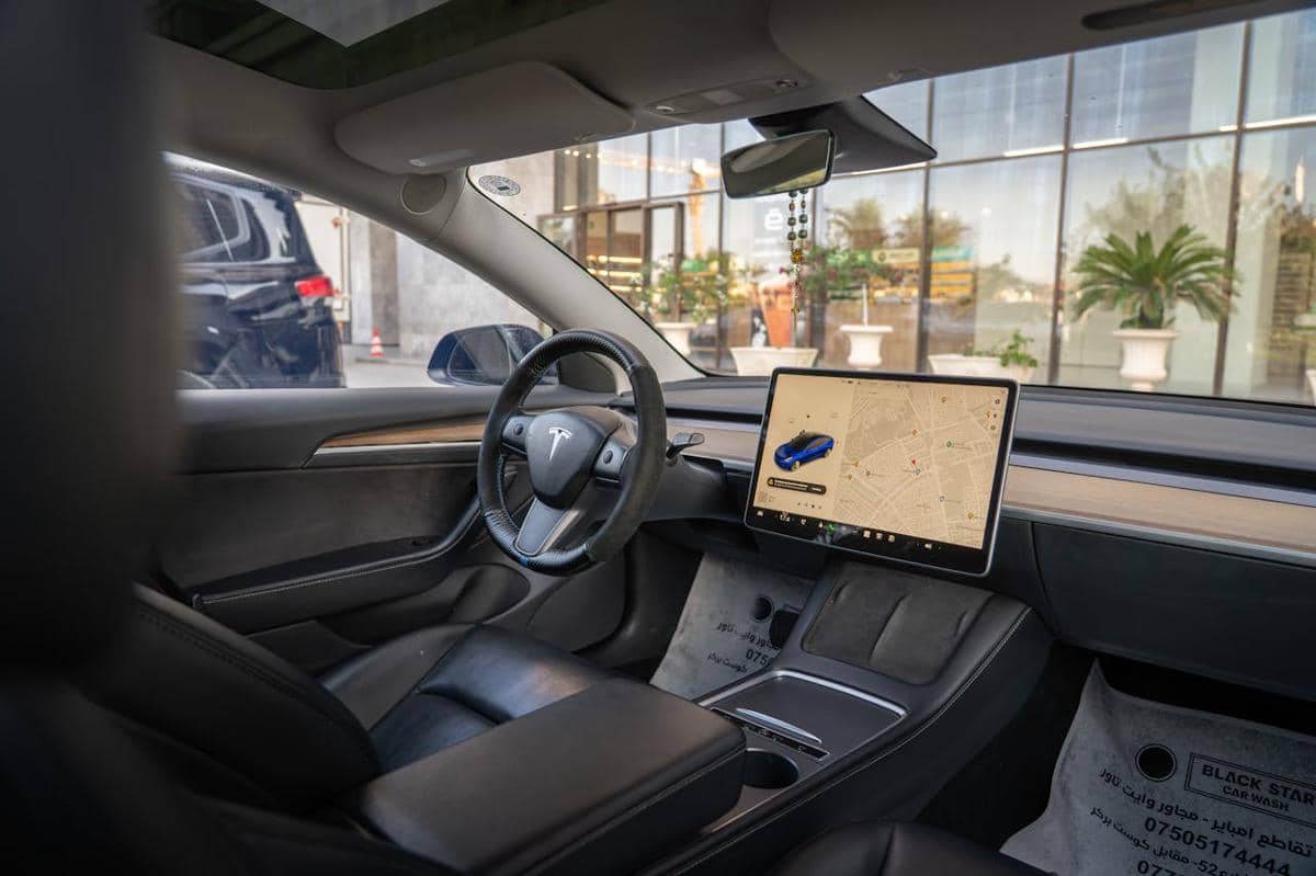 ilustrasi interior mobil listrik