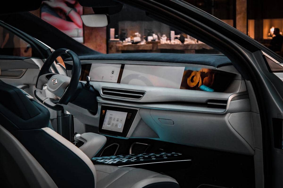 ilustrasi interior mobil listrik
