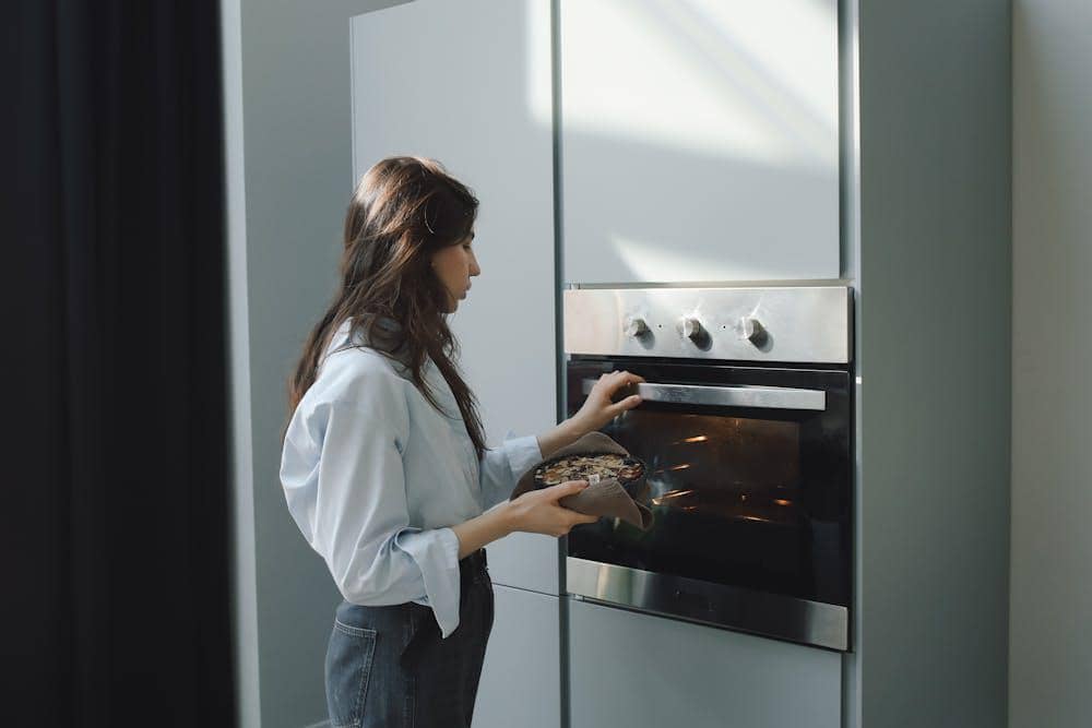 ilustrasi memanggang kacang