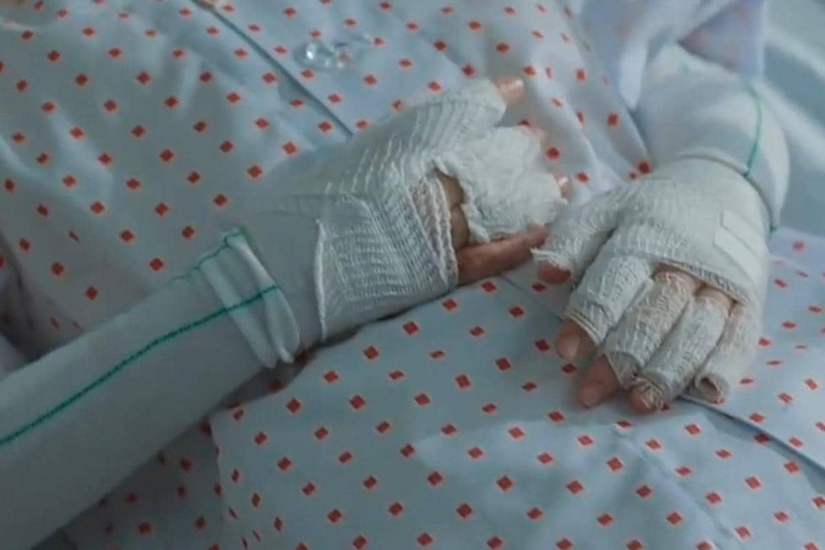 Still cut Siren's Kiss