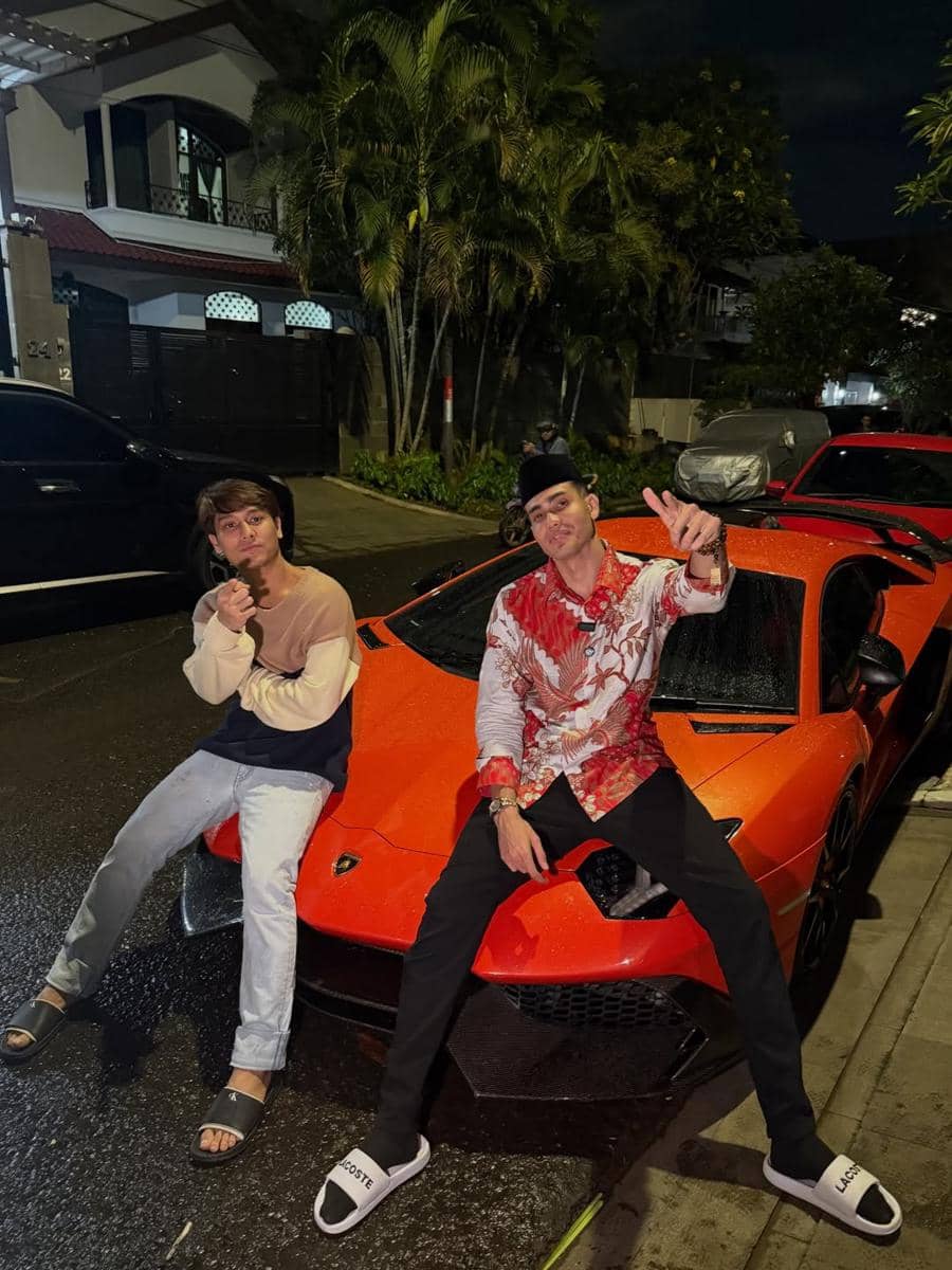 Aisar Khaled buka bersama keluarga Rizky Billar.