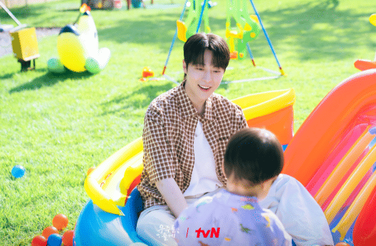 4 Sisi Berbeda Sun Tae Hyung di Drakor Our Universe