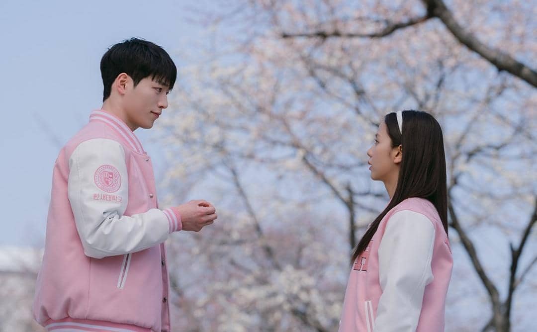 Seo Kang Joon dan Jisoo di drama Boyfriend on Demand