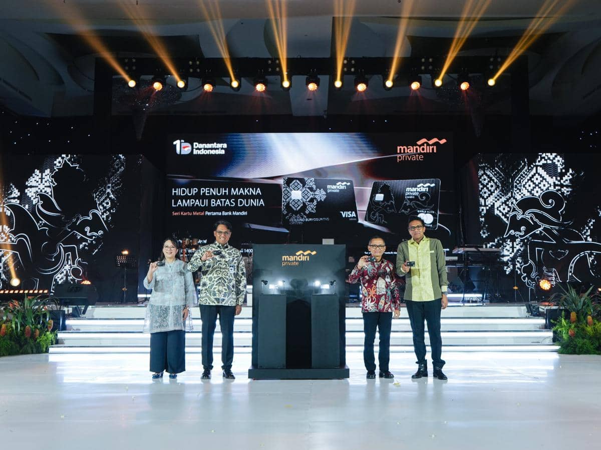 Eksklusif, Bank Mandiri Luncurkan Kartu Debit dan Kartu Kredit Metal