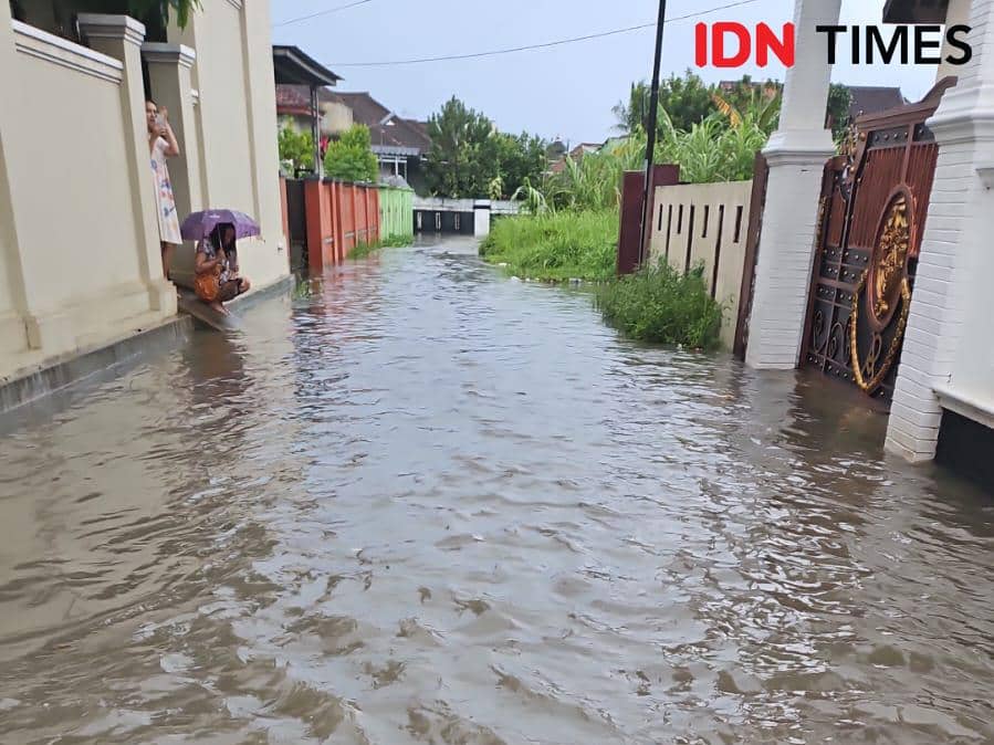 Peristiwa banjir melanda Bandar Lampung, Jumat (6/3/2026) sore. 