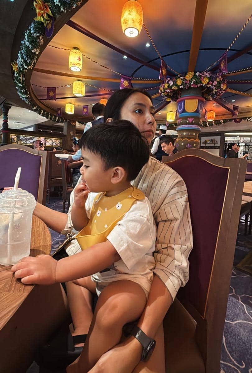 artis liburan di disney cruise line singapura