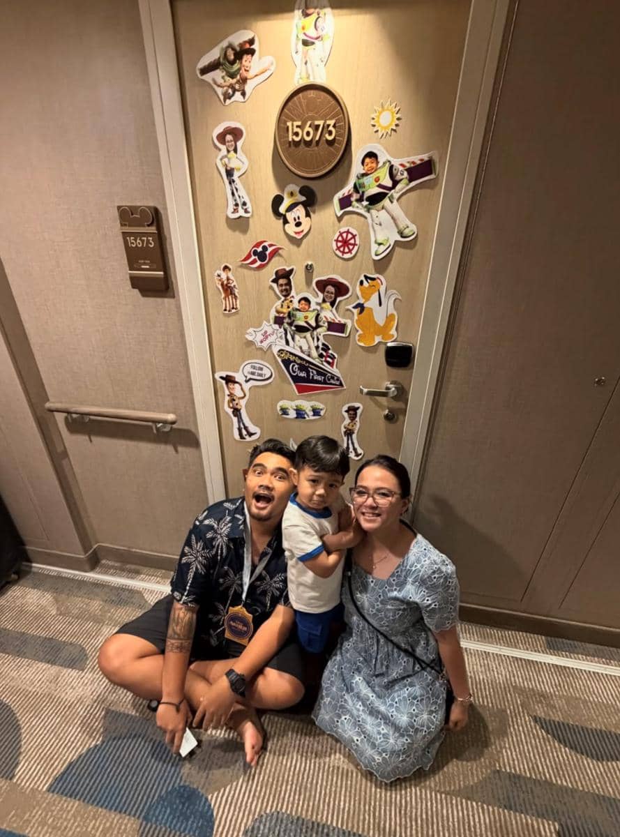 artis liburan di disney cruise line singapura