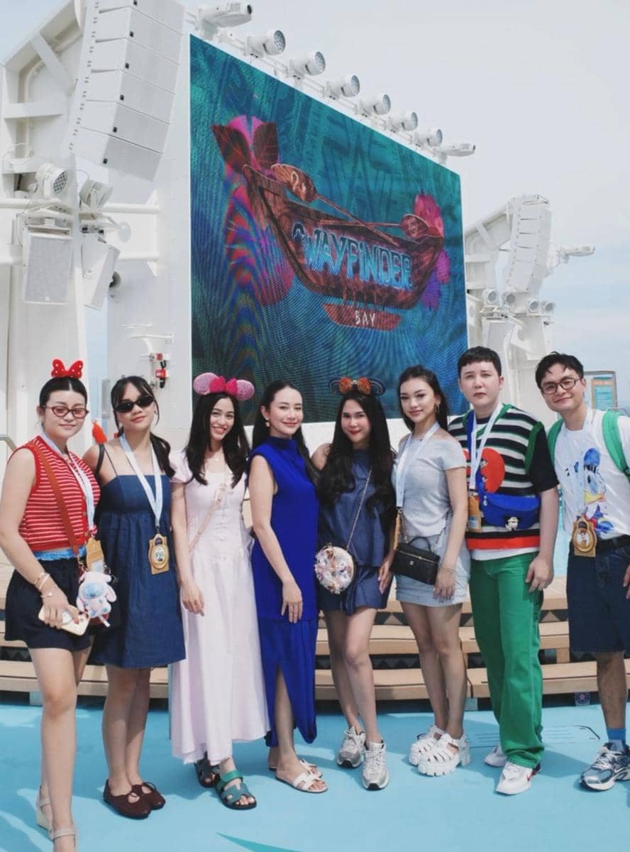 artis liburan di disney cruise line singapura