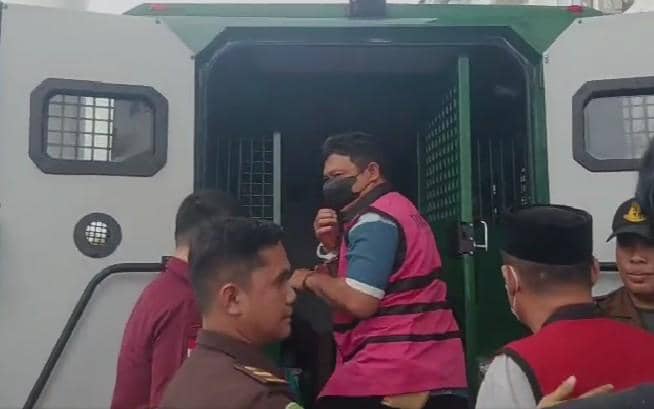 Kejaksaan Negeri Luwu, Sulawesi Selatan, menetapkan lima orang tersangka korupsi bantuan irigasi, Kamis (5/3/2026). Dok. Kejari Luwu