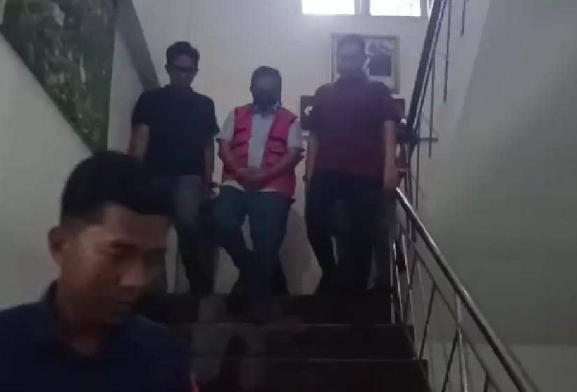 Kejaksaan Negeri Luwu, Sulawesi Selatan, menetapkan lima orang tersangka korupsi bantuan irigasi, Kamis (5/3/2026). Dok. Kejari Luwu