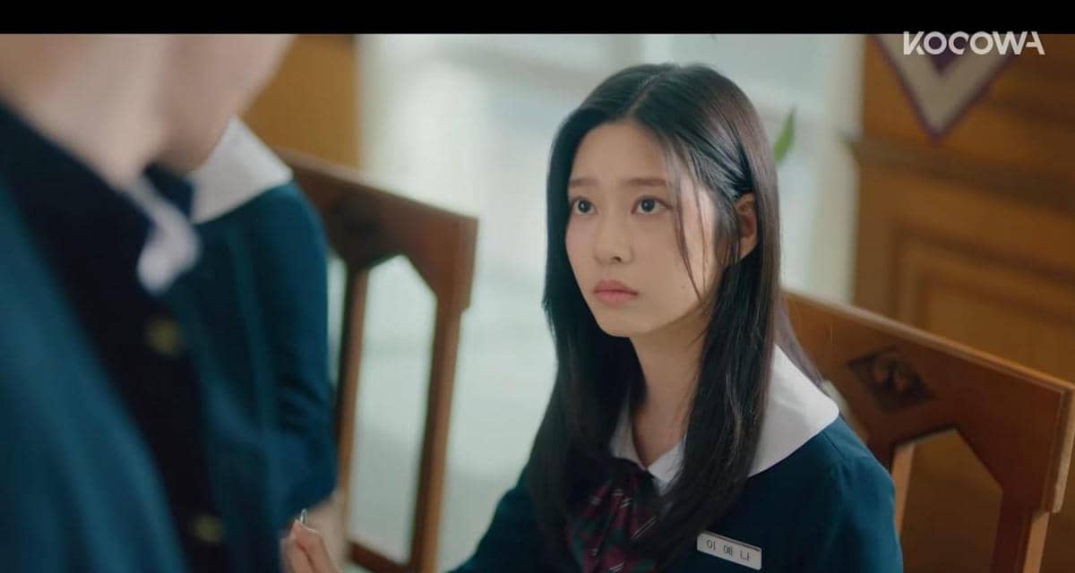 cuplikan Kim Min Ju dalam drama Undercover High School 