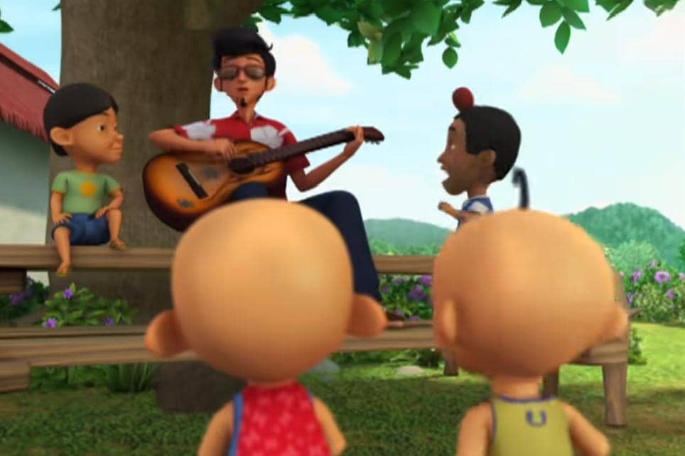 Abang Zaid lihai bermain gitar dan punya suara merdu saat bernyanyi 