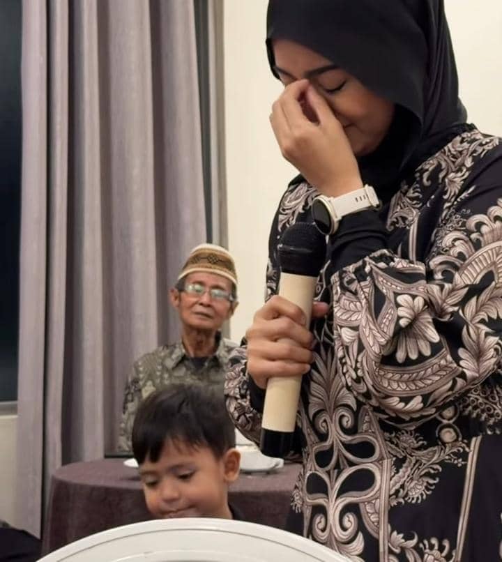 Jenita Janet ajak keluarga bukber