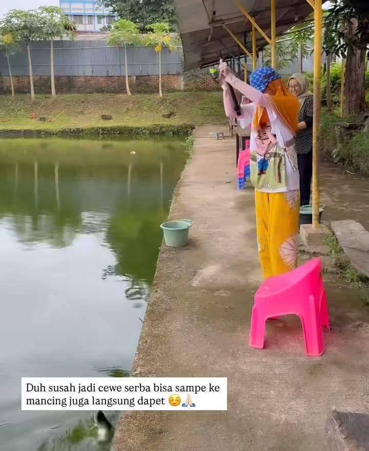 potret Ummi Quary mancing di galatama