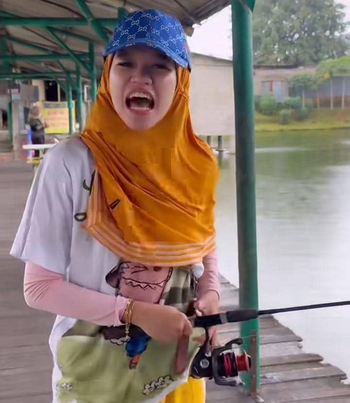 potret Ummi Quary mancing di galatama