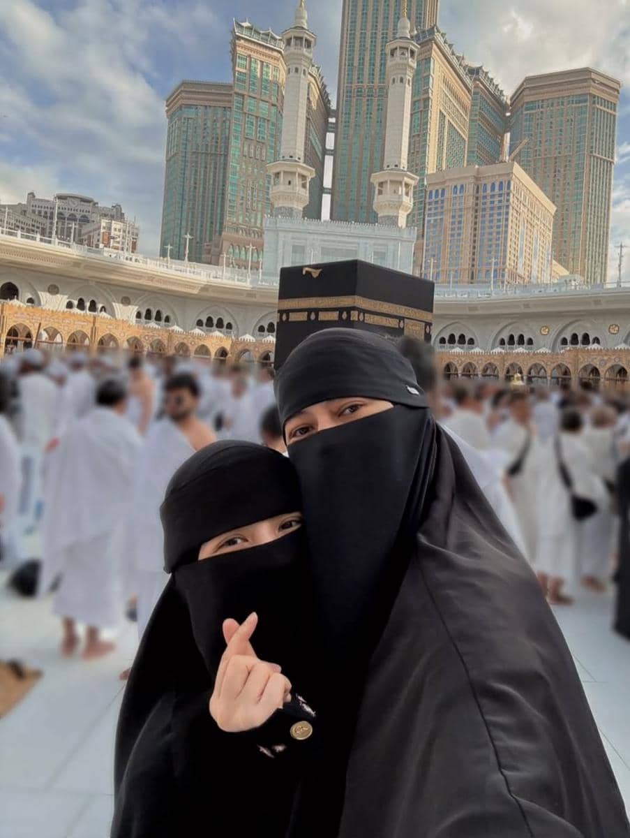 Paula Verhoeven saat umrah di bulan Ramadan 2026