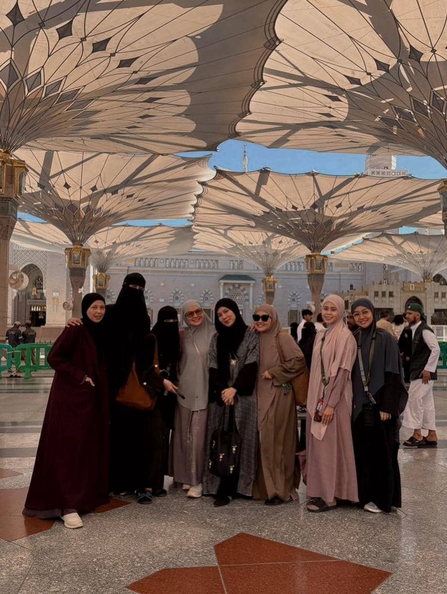 Paula Verhoeven saat umrah di bulan Ramadan 2026