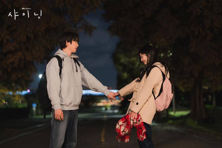 3 Momen yang Membuat Yeon Tae Seo dan Mo Eun A Semakin Dekat di Still Shining 