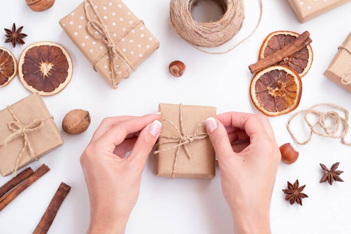 7 Ide Kado Self-Care untuk Teman Perempuan, Simpel tapi Berkesan