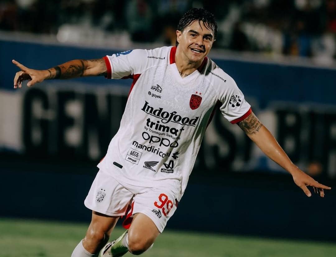 Diego Campos usai mencetak gol debutnya bersama Bali United. 