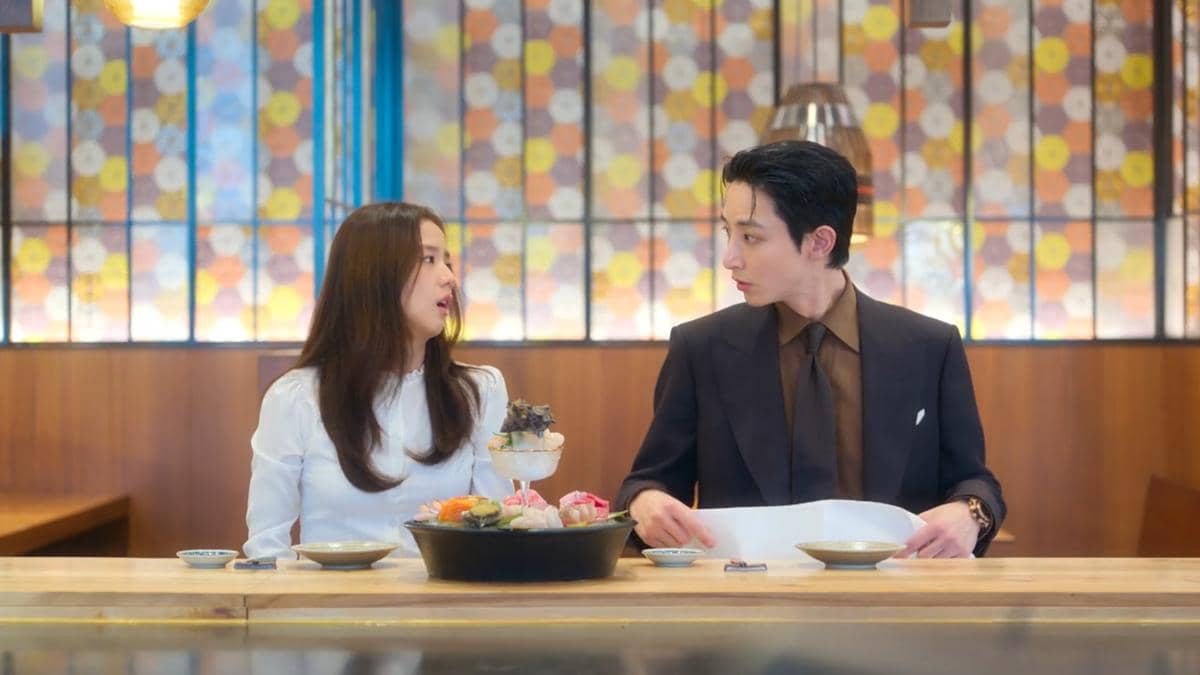 Jisoo dan Lee Soo Hyuk di drama Boyfriend on Demand
