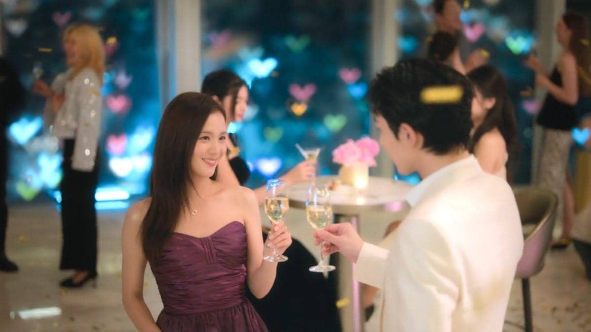 Jisoo dan Lee Soo Hyuk di drama Boyfriend on Demand