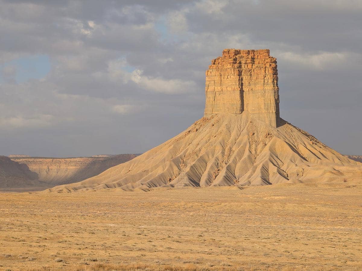 ilustrasi chimney rock