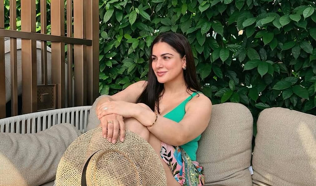 10 Potret Shraddha Arya Liburan di Pattaya Tanpa Anak Kembar