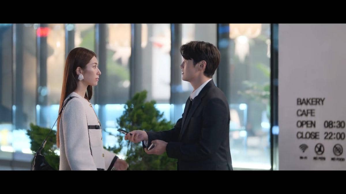 Ha Young dan Lee Hak Joo di drama Boyfriend on Demand