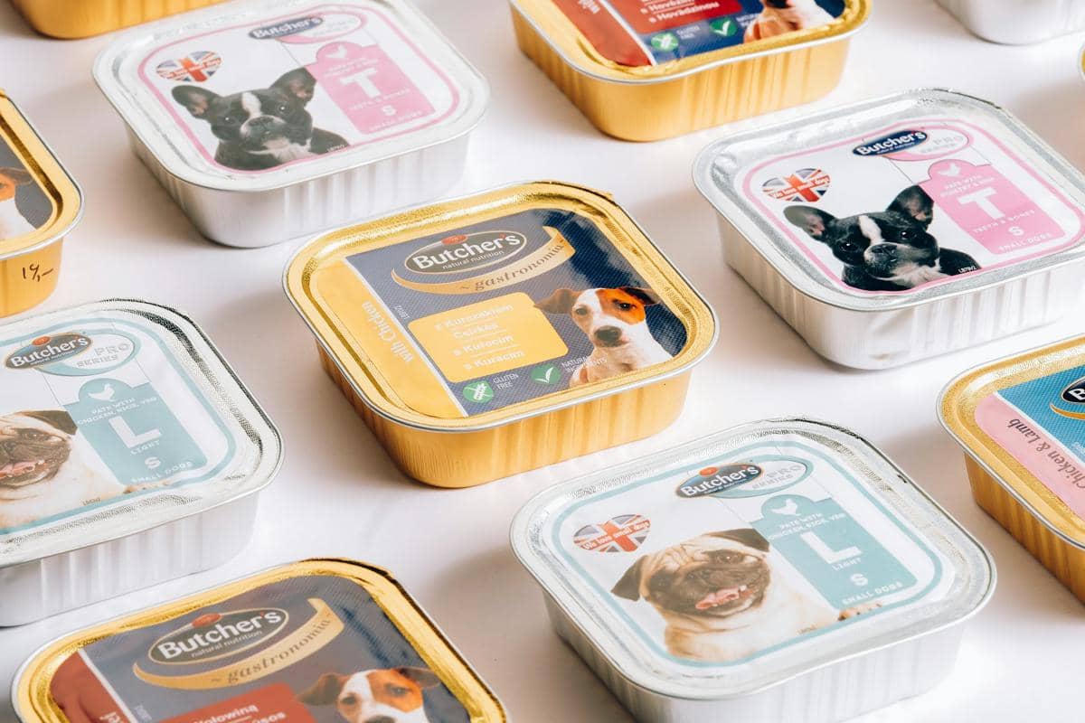 ilustrasi makanan hewan