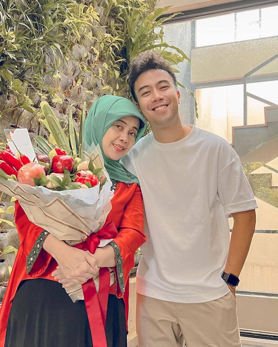 VIdi Aldiano dan sang mama