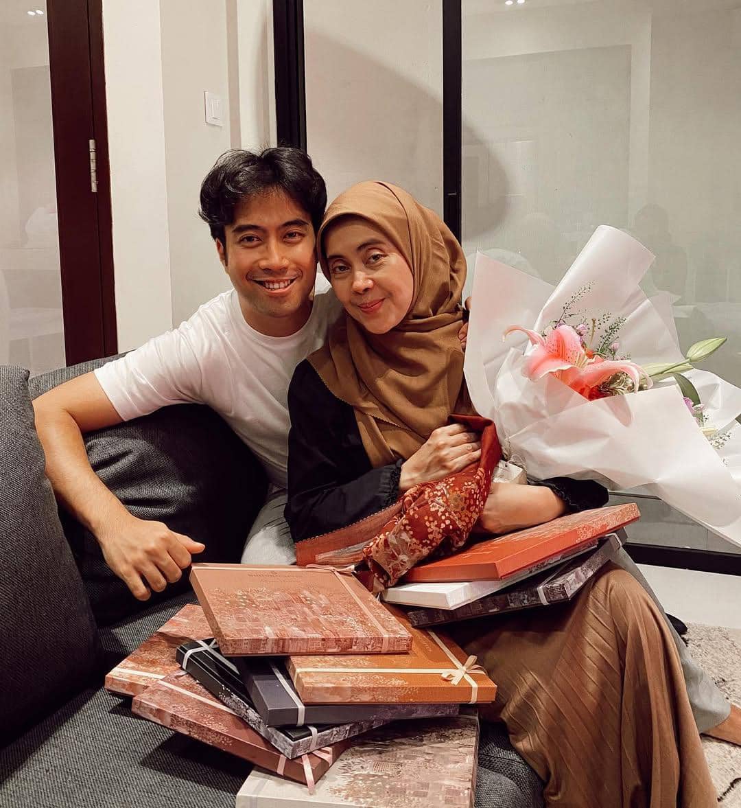 VIdi Aldiano dan sang mama