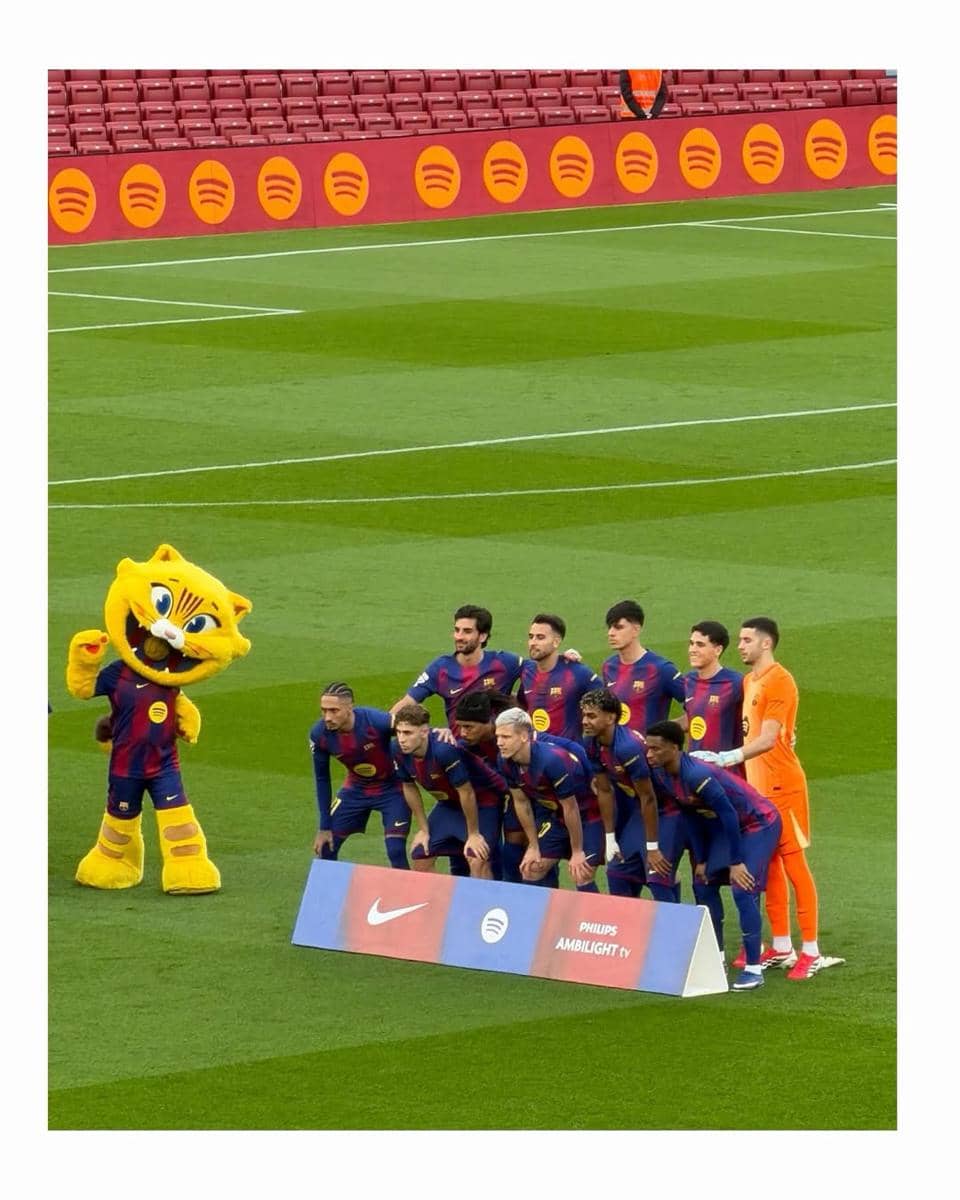 Gading Marten nonton pertandingan bola di stadion Camp Nou